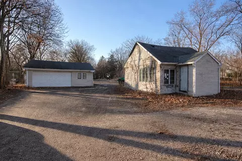 6 N442 Gary Ave, Roselle, IL 60172