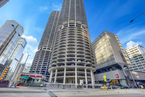 300 N State St #4512, Chicago, IL 60654