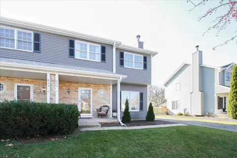 944 1st St #944, Batavia, IL 60510