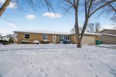 616 Ca Crest Dr, Shorewood, IL 60404