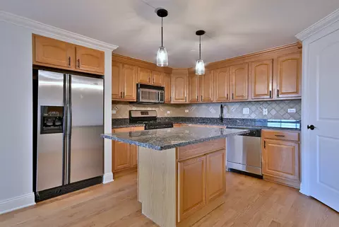 Kitchen - 9631 Brandy Ct #3, Des Plaines, IL 60016 photo 4 of 6