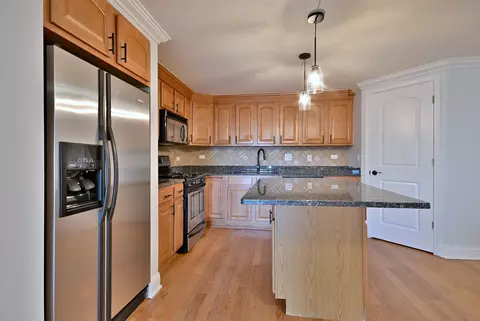 Kitchen - 9631 Brandy Ct #3, Des Plaines, IL 60016 photo 5 of 6