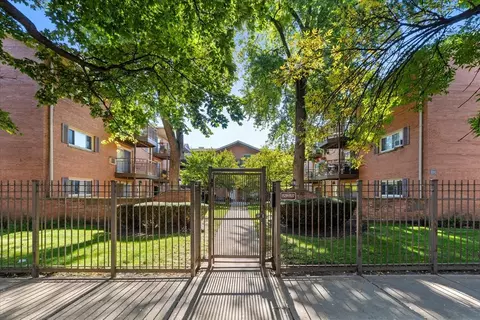 1537 W Farwell Ave #1N, Chicago, IL 60626