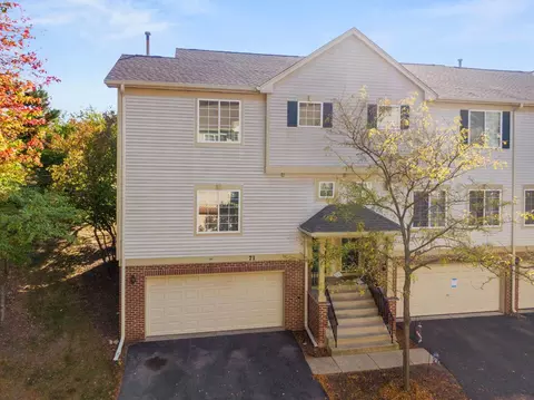71 Monarch Dr, Streamwood, IL 60107