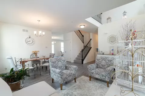 Entry Way - Undisclosed, Matteson, IL 60443 photo 2 of 5