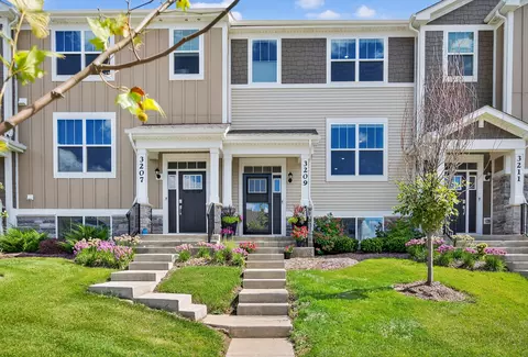3209 Martini St, Mundelein, IL 60060