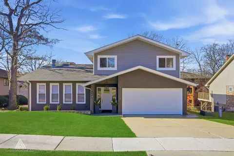 904 Hillview Dr, Lemont, IL 60439