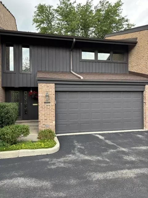 1720 Wildberry Dr #B, Glenview, IL 60025