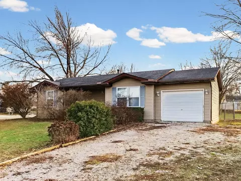 Exterior - 515 Valley View Dr, Philo, IL 61864 photo 2 of 6