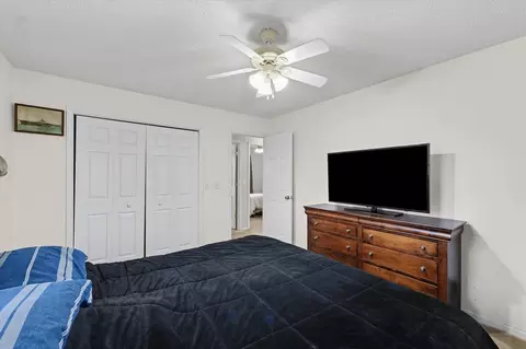 Bedroom - 515 Valley View Dr, Philo, IL 61864 photo 2 of 6