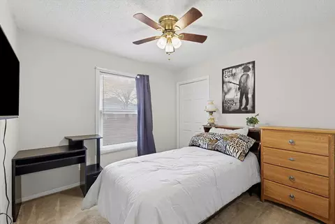 Bedroom - 515 Valley View Dr, Philo, IL 61864 photo 5 of 6