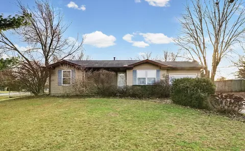 515 Valley View Dr, Philo, IL 61864