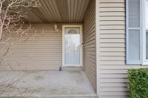 Exterior - 515 Valley View Dr, Philo, IL 61864 photo 3 of 6