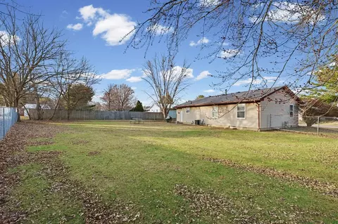 Exterior - 515 Valley View Dr, Philo, IL 61864 photo 6 of 6