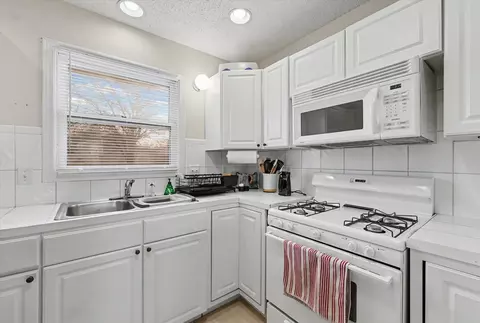 Kitchen - 515 Valley View Dr, Philo, IL 61864 photo 5 of 5