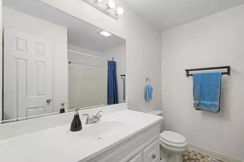 Bath - 515 Valley View Dr, Philo, IL 61864 photo 1 of 1