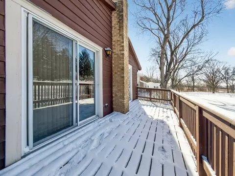 Exterior - 308 Rustic Ln, Algonquin, IL 60102 photo 6 of 8