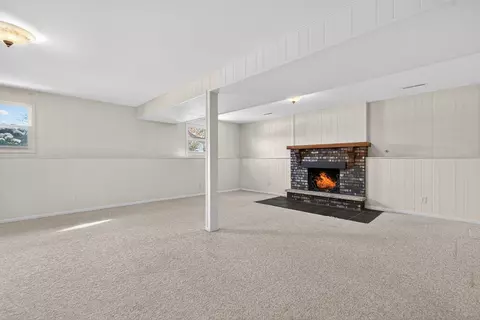 Living - 308 Rustic Ln, Algonquin, IL 60102 photo 7 of 9