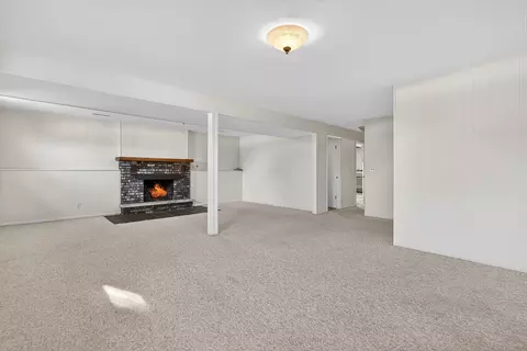 Living - 308 Rustic Ln, Algonquin, IL 60102 photo 8 of 9