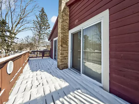 Exterior - 308 Rustic Ln, Algonquin, IL 60102 photo 8 of 8