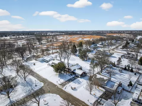 View/Area - 308 Rustic Ln, Algonquin, IL 60102 photo 4 of 7