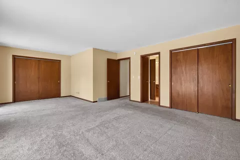 Bedroom - 308 Rustic Ln, Algonquin, IL 60102 photo 1 of 4