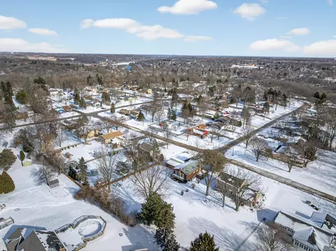 View/Area - 308 Rustic Ln, Algonquin, IL 60102 photo 5 of 7