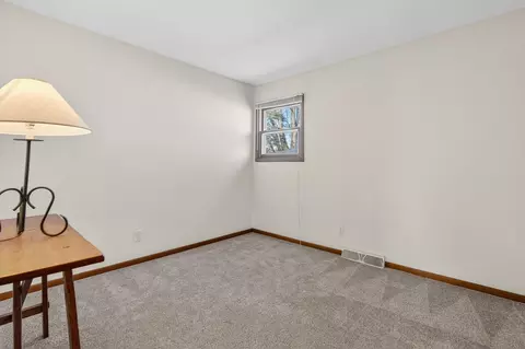 Bedroom - 308 Rustic Ln, Algonquin, IL 60102 photo 2 of 4