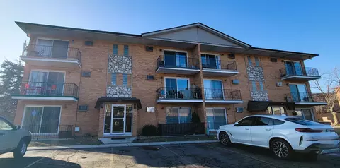 7550 W 111th St #1B, Worth, IL 60482