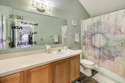 Bath - 2487 Stonegate Rd, Algonquin, IL 60102 photo 5 of 5
