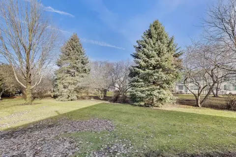 Exterior - 2487 Stonegate Rd, Algonquin, IL 60102 photo 5 of 6