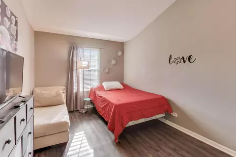 Bedroom - 2487 Stonegate Rd, Algonquin, IL 60102 photo 5 of 7