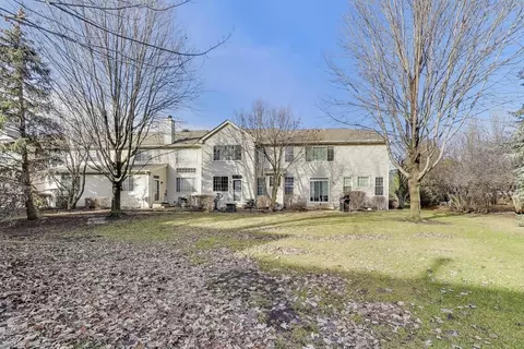 Exterior - 2487 Stonegate Rd, Algonquin, IL 60102 photo 4 of 6