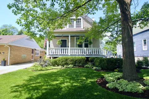 Exterior - 256 Blackhawk Rd, Riverside, IL 60546 photo 2 of 28
