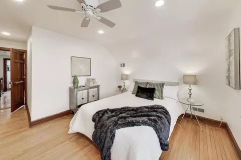 Bedroom - 256 Blackhawk Rd, Riverside, IL 60546 photo 2 of 7