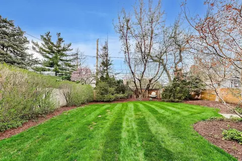 Exterior - 256 Blackhawk Rd, Riverside, IL 60546 photo 19 of 28