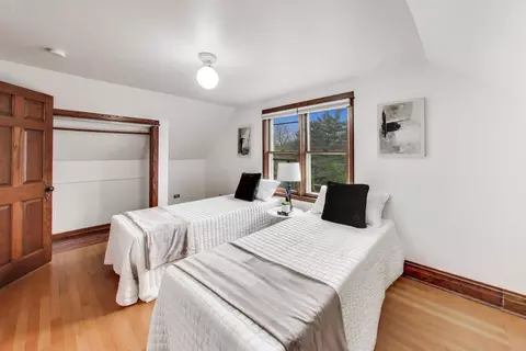 Bedroom - 256 Blackhawk Rd, Riverside, IL 60546 photo 3 of 7