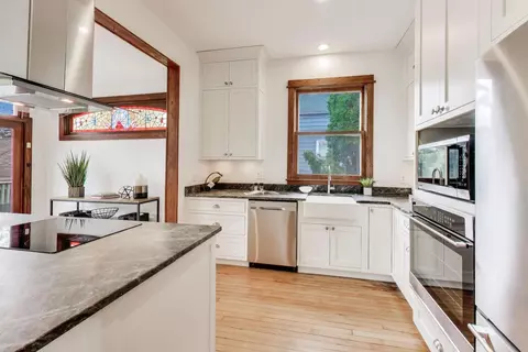 Kitchen - 256 Blackhawk Rd, Riverside, IL 60546 photo 2 of 4