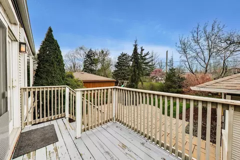 Exterior - 256 Blackhawk Rd, Riverside, IL 60546 photo 5 of 28