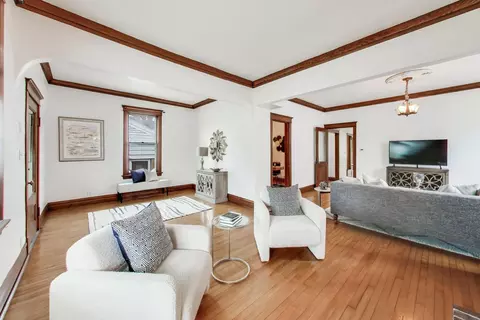 Living - 256 Blackhawk Rd, Riverside, IL 60546 photo 2 of 7