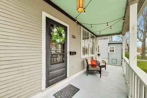 Exterior - 256 Blackhawk Rd, Riverside, IL 60546 photo 4 of 28