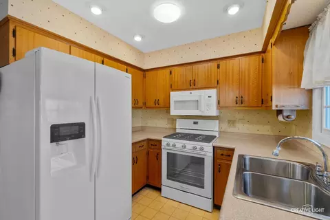 Kitchen - Undisclosed, Aurora, IL 60502 photo 2 of 2