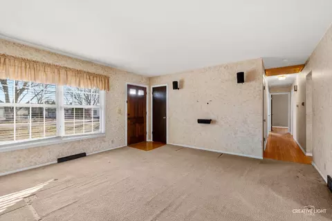 Living - Undisclosed, Aurora, IL 60502 photo 1 of 3