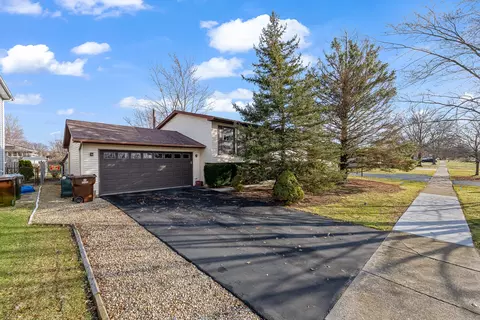 19929 S Schoolhouse Rd, Mokena, IL 60448