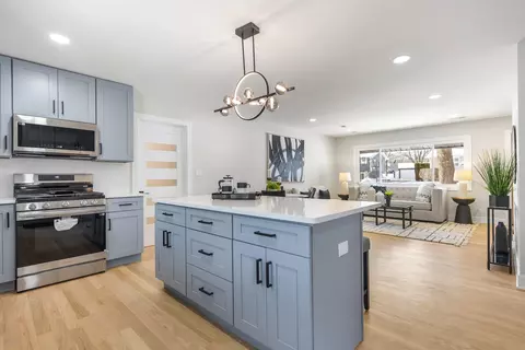 Kitchen - 1485 Jefferson Rd, Hoffman Estates, IL 60169 photo 3 of 3