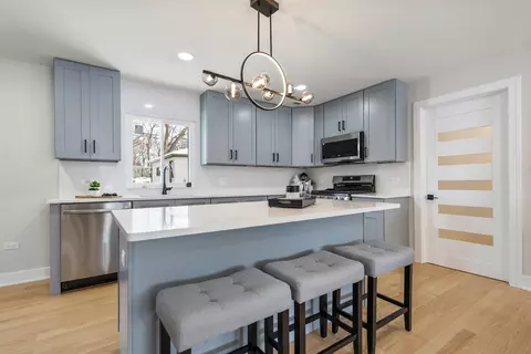 Kitchen - 1485 Jefferson Rd, Hoffman Estates, IL 60169 photo 1 of 3