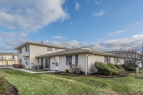 204 Nauset Ln #204, Schaumburg, IL 60194