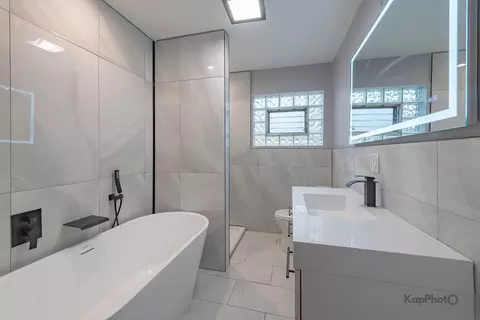 Bath - 300 E 107th St, Chicago, IL 60628 photo 1 of 4