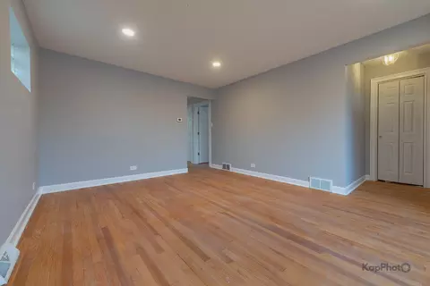 Living - 300 E 107th St, Chicago, IL 60628 photo 2 of 3
