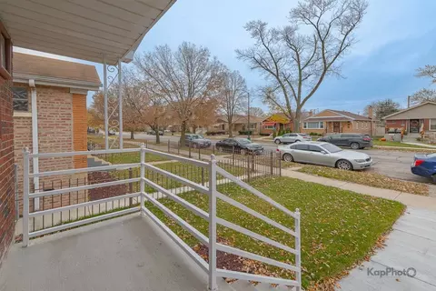 Exterior - 300 E 107th St, Chicago, IL 60628 photo 2 of 5